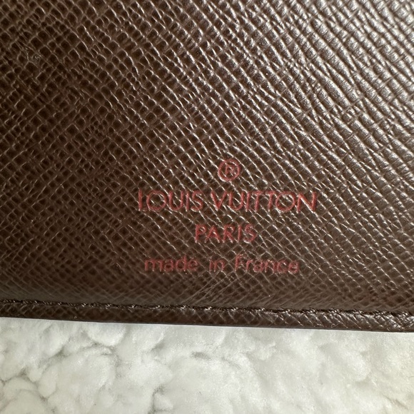 Authentic Louis Vuitton Damier wallet - Picture 7 of 13